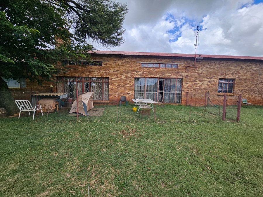8 Bedroom Property for Sale in Potchefstroom Rural North West